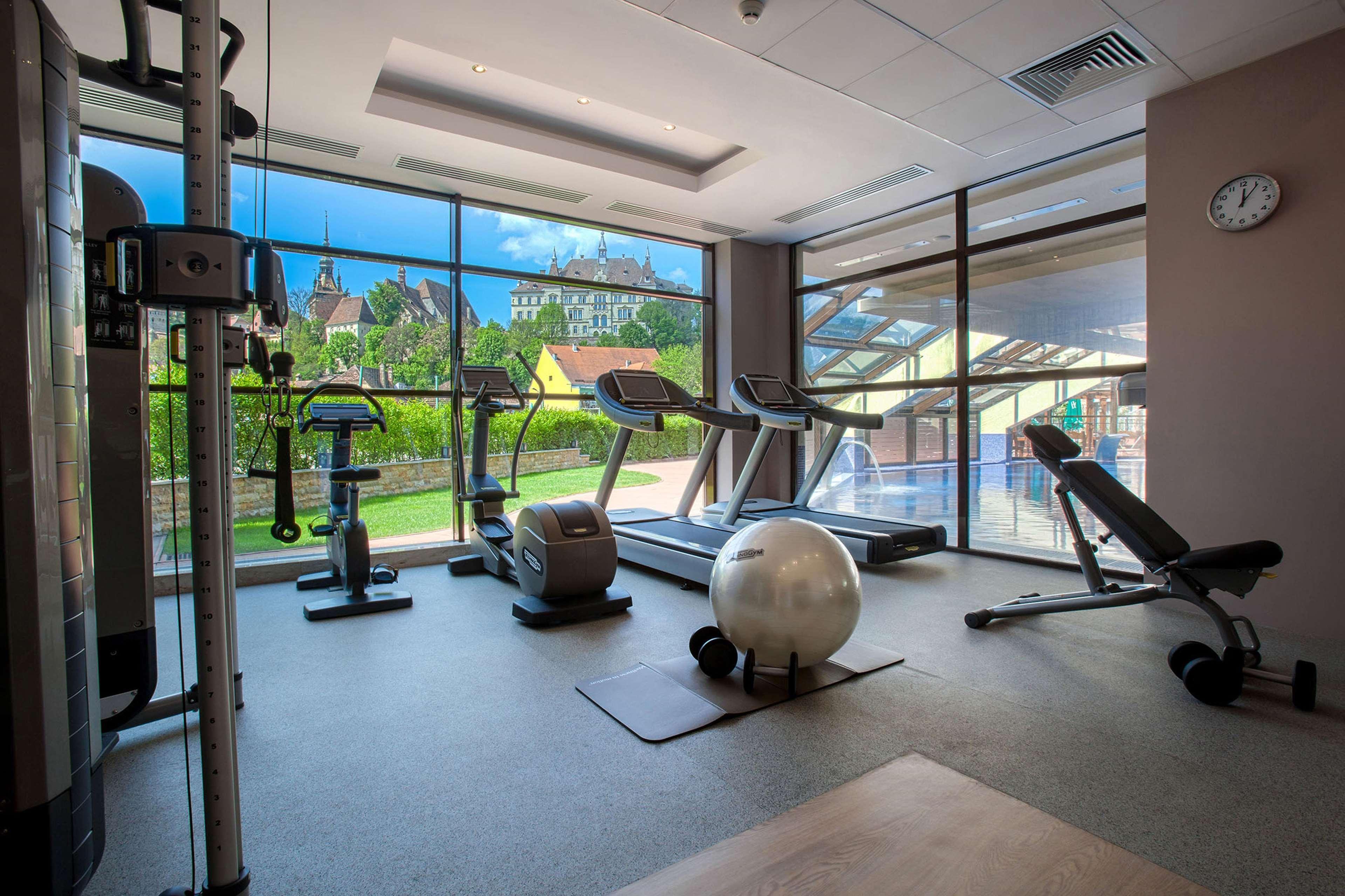 Doubletree By Hilton Hotel Sighisoara - Cavaler מראה חיצוני תמונה