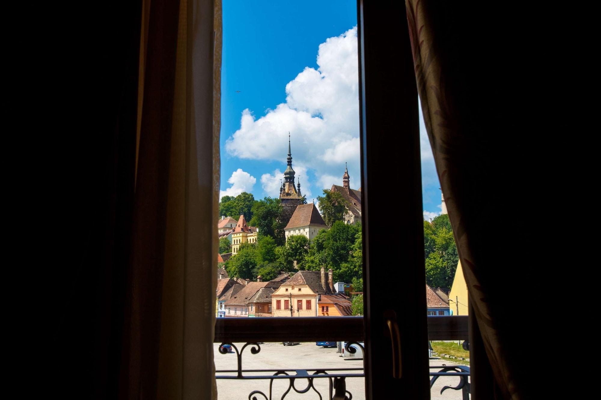 Doubletree By Hilton Hotel Sighisoara - Cavaler מראה חיצוני תמונה